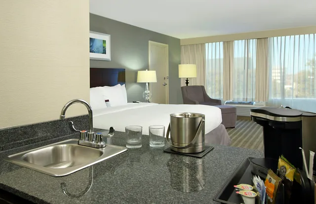 جناح استوديو بسرير كينج، DoubleTree by Hilton Hotel Newark Ohio 3/3