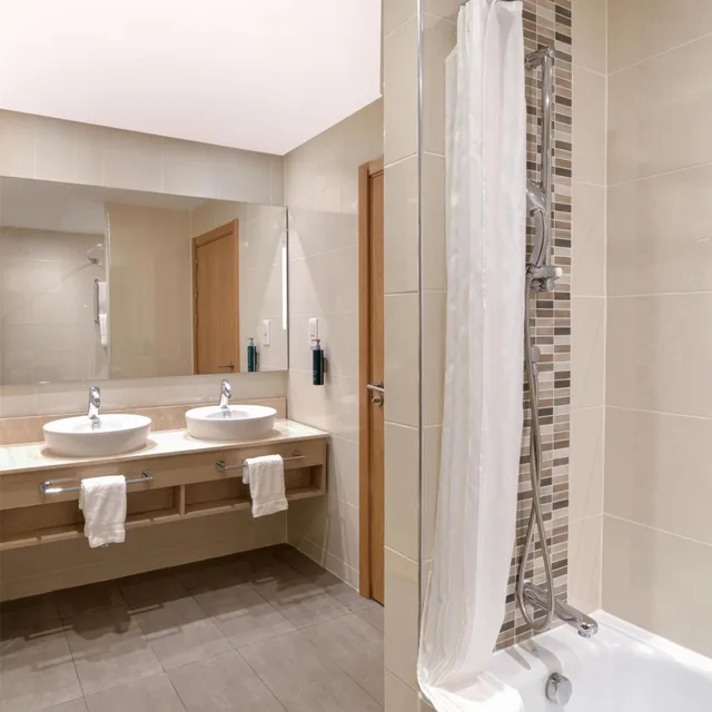 غرفة عائلية بسرير كوين مع أريكة، Hilton Garden Inn Tanger City Center 7/7