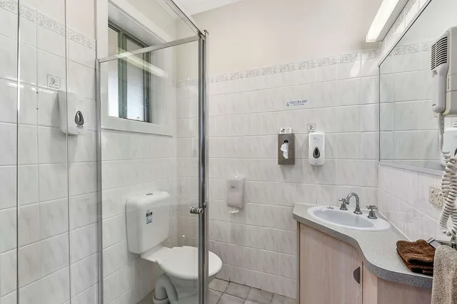 غرفة بسرير كوين، Comfort Inn The Lakes 3/3