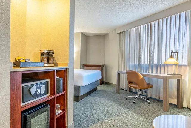 غرفة ركنية بسرير كينج، Hilton Richardson Dallas 6/6