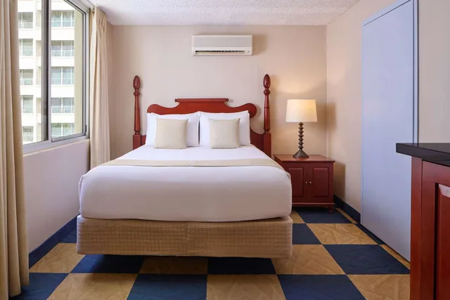غرفة بسرير مزدوج أو سريرين منفصلين، Ewa Hotel Waikiki 1/3