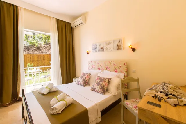 غرفة بسرير مزدوج أو سريرين منفصلين بإطلالة على الجبل، Aurora Beach Hotel 5/10