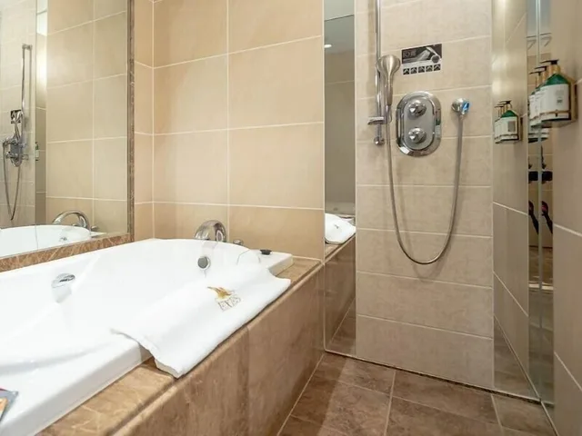 جناح غراند بريميير تنفيذي بسرير كوين وسريرين منفصلين مع دخول الصالة، Okinawa Kariyushi Resort Exes Onna (ex. Okinawa Spa Resort Exes) 6/7