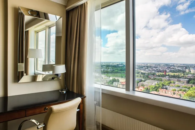 غرفة ديلوكس بسرير كينج في طابق مرتفع، Warsaw Presidential Hotel 5/7