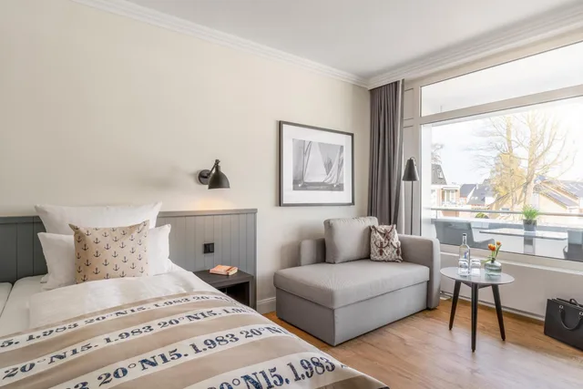 Superior, Queen Bed, Hotel Yachtclub 6/8
