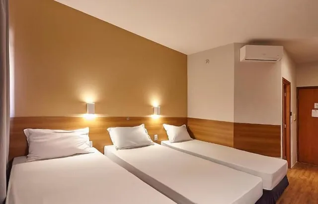 غرفة قياسية ثلاثية بثلاثة أسرّة، HOTEL NACIONAL INN BAURU 1/5