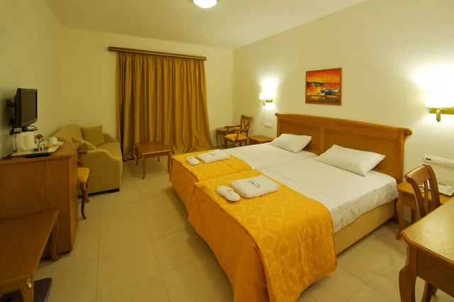 جناح عائلي بسرير مزدوج بإطلالة على البحر مع أريكة، Kefalonia Bay Palace by GHH 3/8
