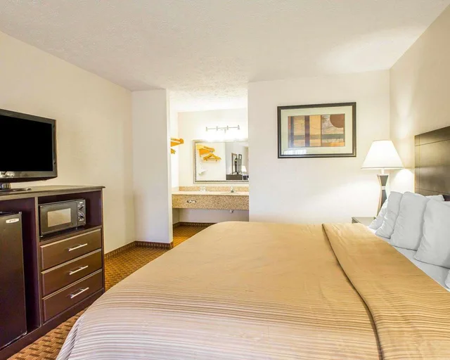غرفة بسرير كينج، Quality Inn Dahlonega Near University 2/3