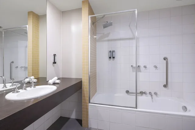 Family, 2 King Beds, Great Southern Hotel Melbourne 8/10