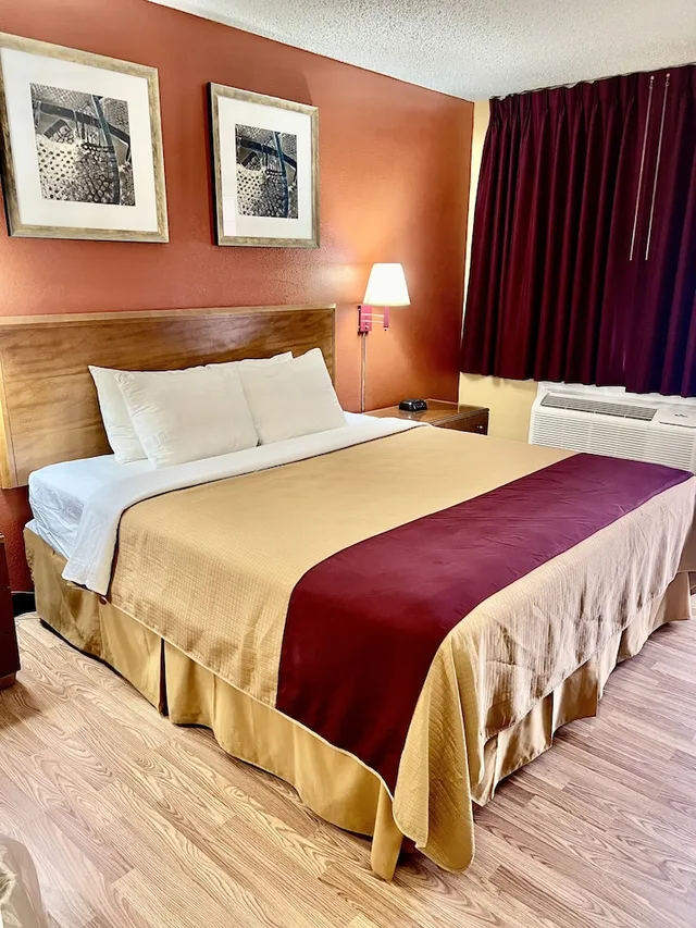غرفة قياسية مفردة بسرير كينج، Executive Inn Schenectady 3/8
