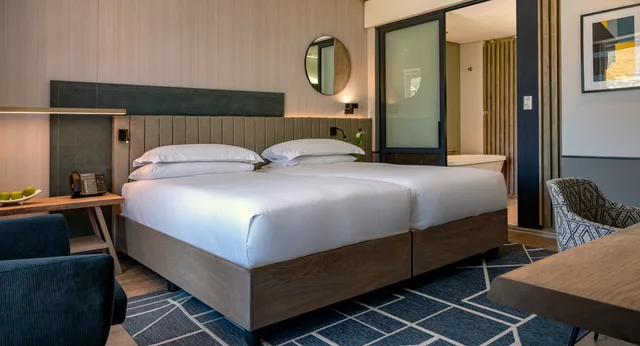 جناح تنفيذي بغرفتي نوم، Hyatt Regency Cape Town 1/3