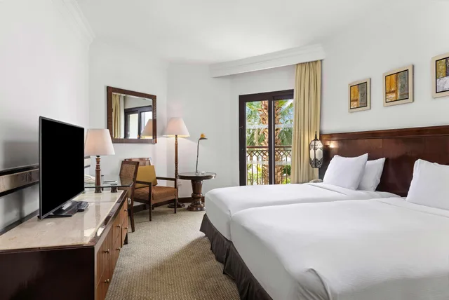 Guest Room, Twin Beds or Single Bed, Partial River View، Hilton Luxor Resort and Spa 1/4