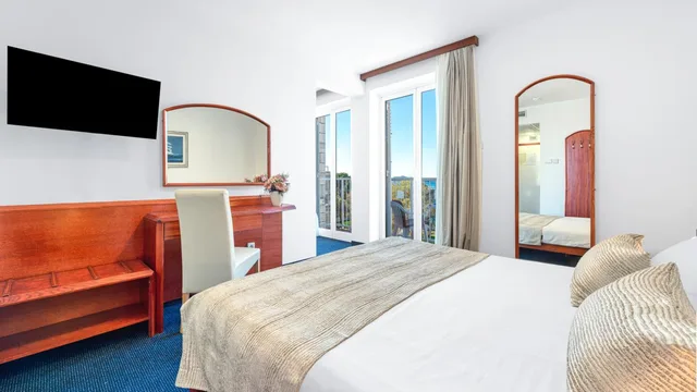 غرفة عائلية بإطلالة على البحر، Hotel Komodor 1/5