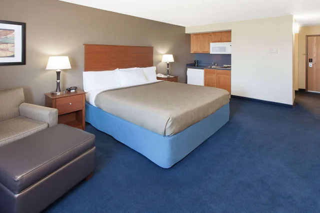 غرفة بسرير مزدوج، Americinn By Wyndham Webster City 2/3