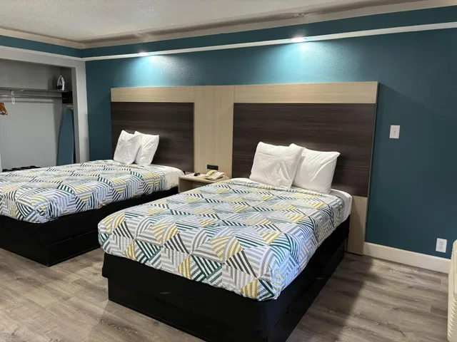 2 Queen Beds - Smoking, Micfridge، Studio6 Suites Memphis, TN – East Memphis 2/10