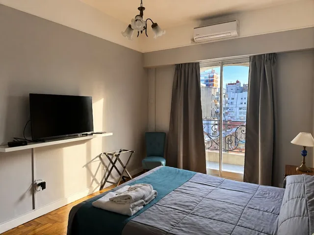 Room, Quintuple, 1 Double and 3 Single Beds، Hotel Lyon 9/10