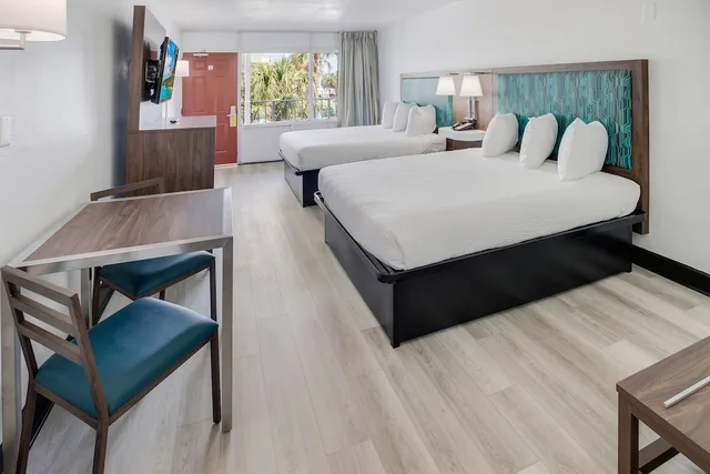 Renovated, 2 Queen Beds, Ocean View، Blu Atlantic Oceanfront Hotel Suites 2/7