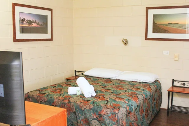 غرفة بسرير كوين، Demi View Motel 1/3