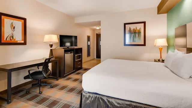 غرفة قياسية بسرير كينج لذوي الإعاقة، Best Western Plus Atrium Inn & Suites 2/4