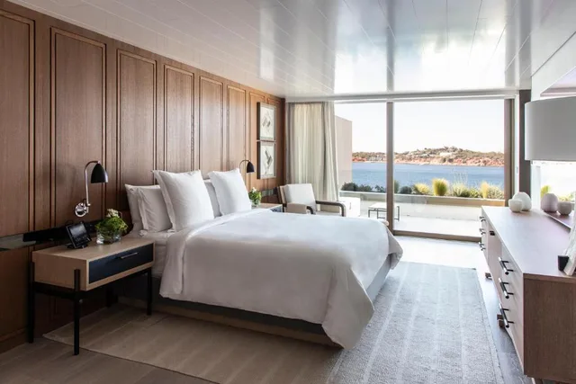 جناح بسرير كينج، Four Seasons Astir Palace Hotel Athens 1/1