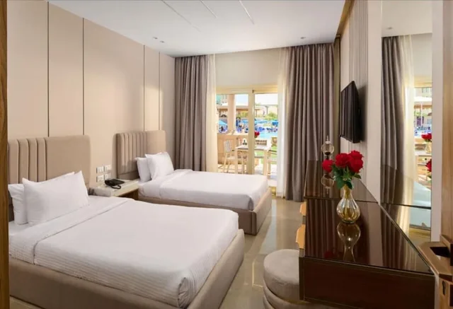 شاليه ثلاثي بثلاثة أسرّة بإطلالة على المسبح، Ramage Hotel & Resort 3/7