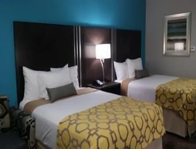جناح بسريرين كوين بمطبخ صغير، Baymont by Wyndham Bryan College Station 7/9
