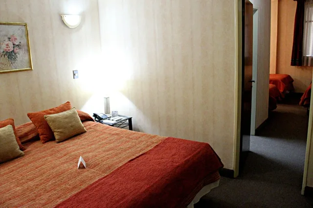 شقة بسريرين منفصلين وثلاثة أسرّة، Hotel Francia 1/3