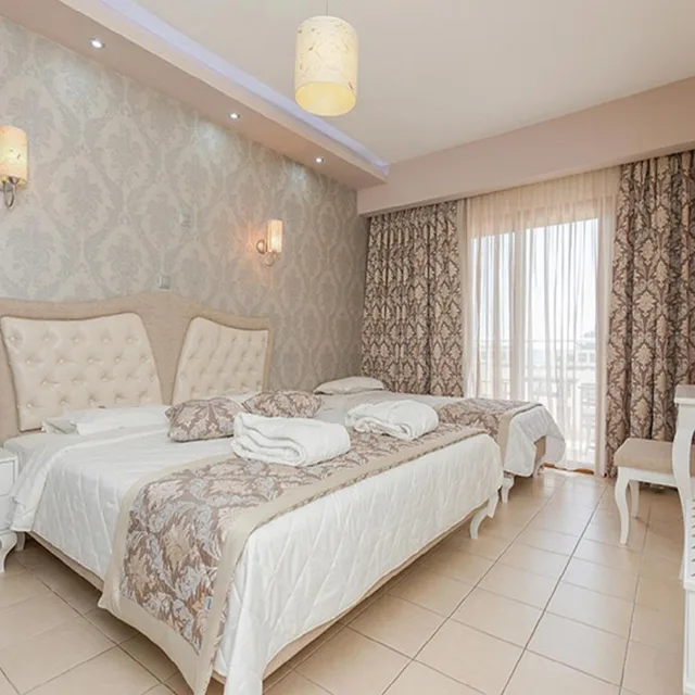 جناح سوبيريور بإطلالة جزئية على البحر، Maranton Beach Hotel 1/9
