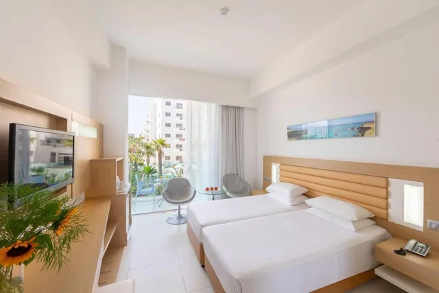 Standard, Twin Beds, Vrissaki Beach Hotel 1/1