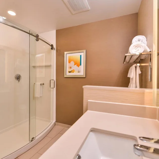 غرفة قياسية بسرير كينج، FAIRFIELD INN & SUITES WARRENSBURG 3/3