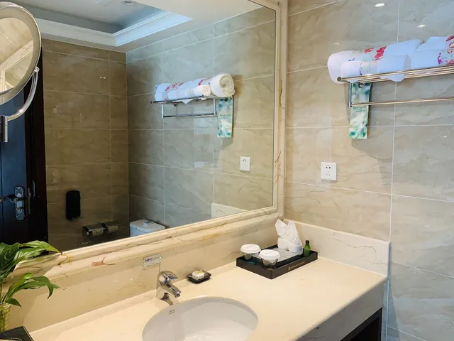 Room, King Bed, Sunrise View, Ocean View، Wyndham Garden Wenchang Nanguo 5/8