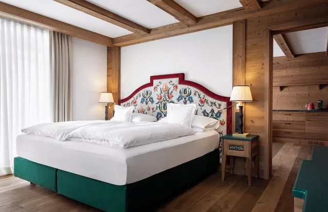 Suite, King Bed, Hotel Tyrol 1/7