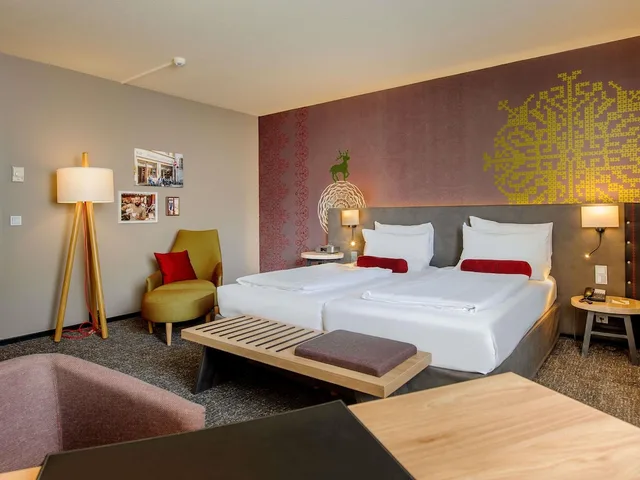 غرفة سوبيريور بسريرين منفصلين مع أريكة، Mercure Hotel Muenchen City Center 7/10