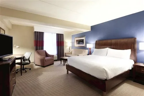 جناح بسرير كينج بغرفة نوم واحدة، Hilton Garden Inn Falls Church 2/3