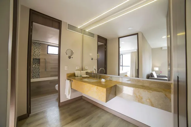 جناح بسرير كينج بغرفتين، Embassy Suites by Hilton Bogota Rosales 8/8