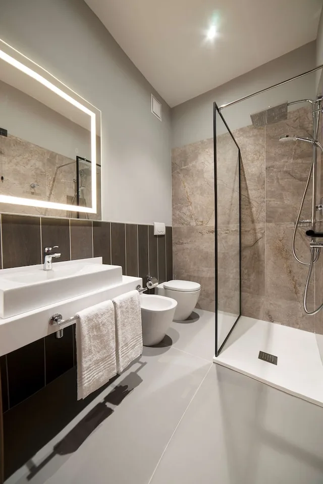 غرفة سوبيريور بسرير كينج، Radisson Hotel Naples Nola 4/4