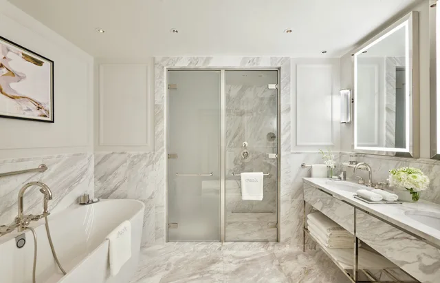 جناح فاخر بسرير كينج، Jumeirah Carlton Tower London 2/2