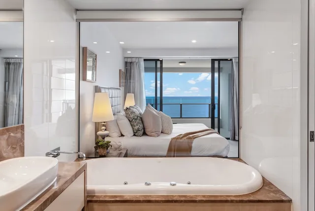 2 Bedrooms, Luxury, Apartment, King and Twin Beds, Ocean View, 2 Bathrooms, Holiday Holiday Soul Surfers Paradise 6/8