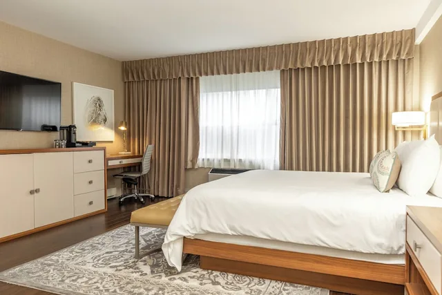 غرفة تنفيذية بسرير كينج، Lord Nelson Hotel And Suites 1/8