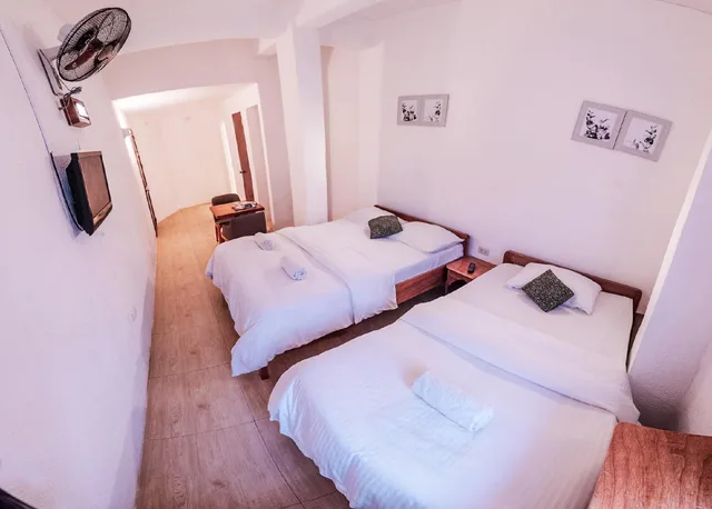 Super, Deluxe, 1 Double and 1 Single Bed، Sea Horse Guest House 2/2