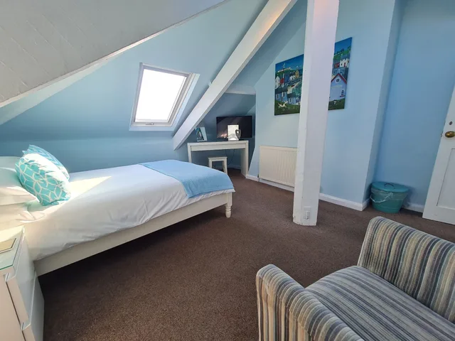 Family Suite, 1 Double and 3 Single Beds، Kimberley House 3/4