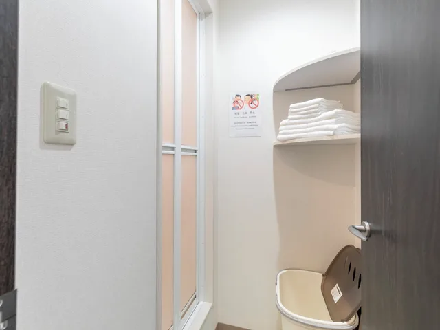 غرفة ثلاثية بسرير مزدوج وسريرين منفصلين في الطابق العلوي، Sakuragawa Riverside Hotel 10/10