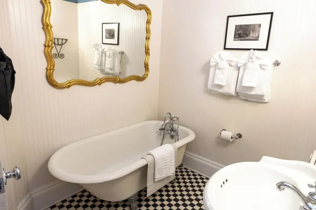 Suite, The Marshall House 5/6