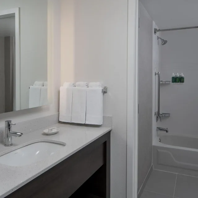 جناح بسرير كوين بغرفة نوم واحدة لذوي الإعاقة، Sonesta Es Suites Fairfax Fair Lakes 6/10