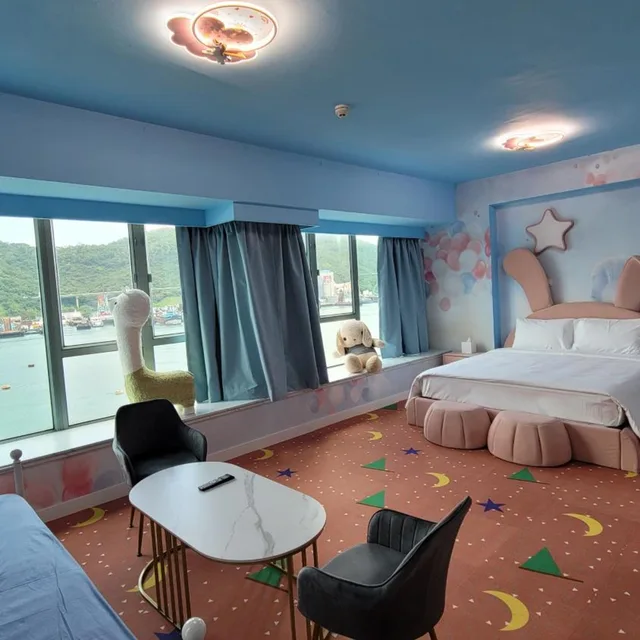 Theme Seaview Suite, Grand Bay View Hotel 2/8