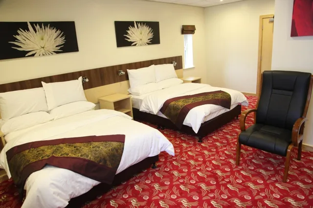 غرفة رباعية، The Cambridge Hotel 2/4