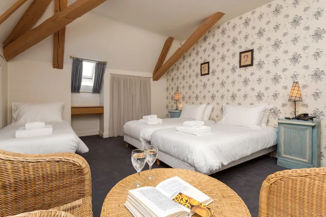 Suite, 1 Queen and 3 Single Beds, Chateau de Candie 4/10