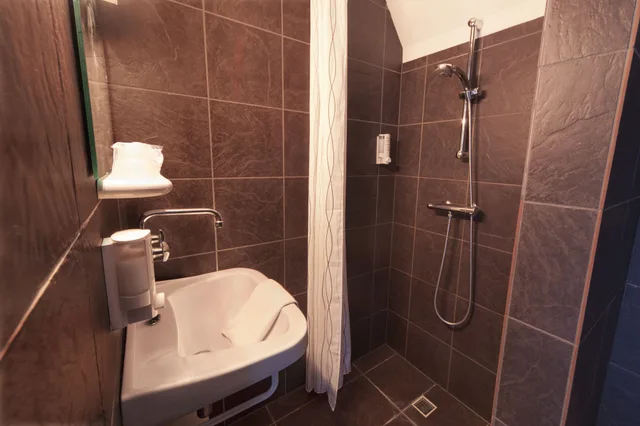غرفة ثلاثية بسريرين منفصلين، Fletcher Hotel-Landgoed Huis Te Eerbeek 4/6