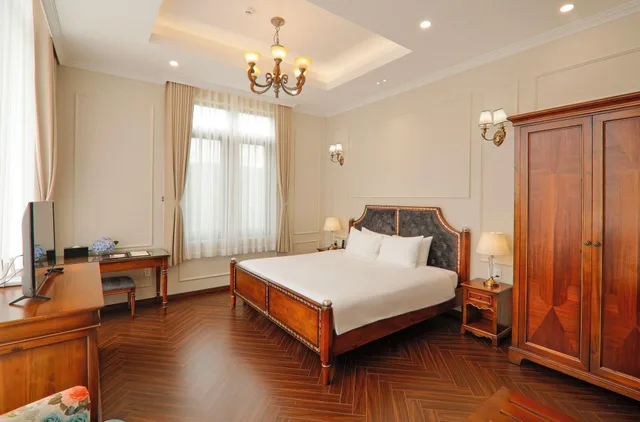 2 Bedrooms, Master, Large, Lake View، Dalat Edensee Lake Resort and Spa 2/3