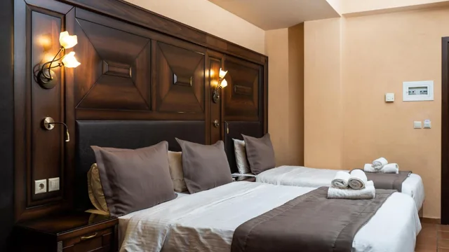 غرفة ثلاثية، Dellas Boutique Hotel 1/1
